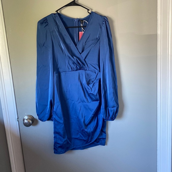 Dress - Picture 1 of 2